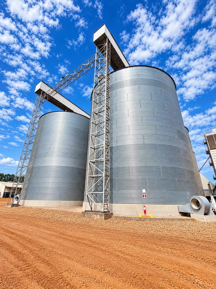 2 Silos Kepler Weber — 35 mil sacas cada